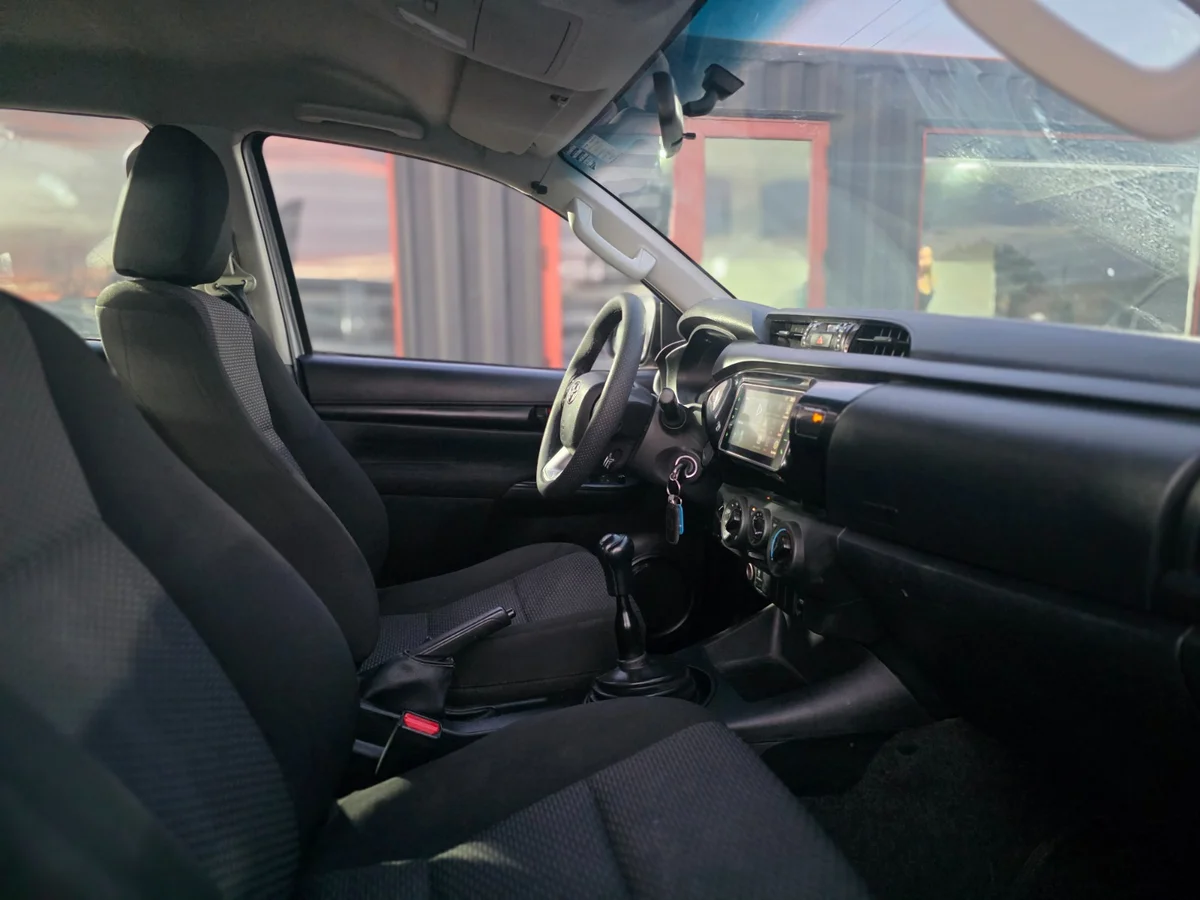 TOYOTA HILUX DX 4X4 2.4 2021 10