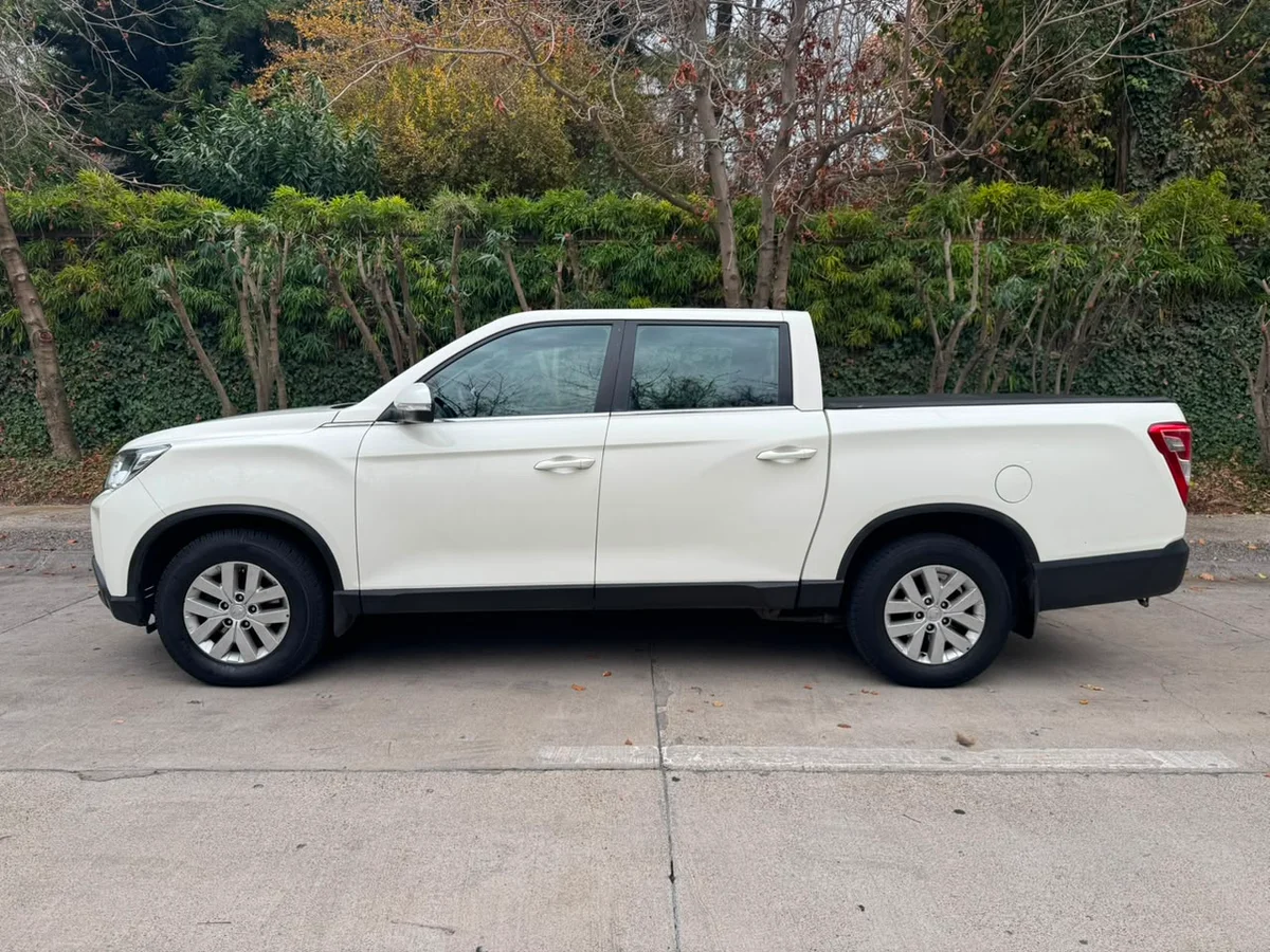 SSANGYONG NEW MUSSO GRAND GLX 2.2 MT6 4X2 DIESEL AÑO 2022 - Miniatura 5