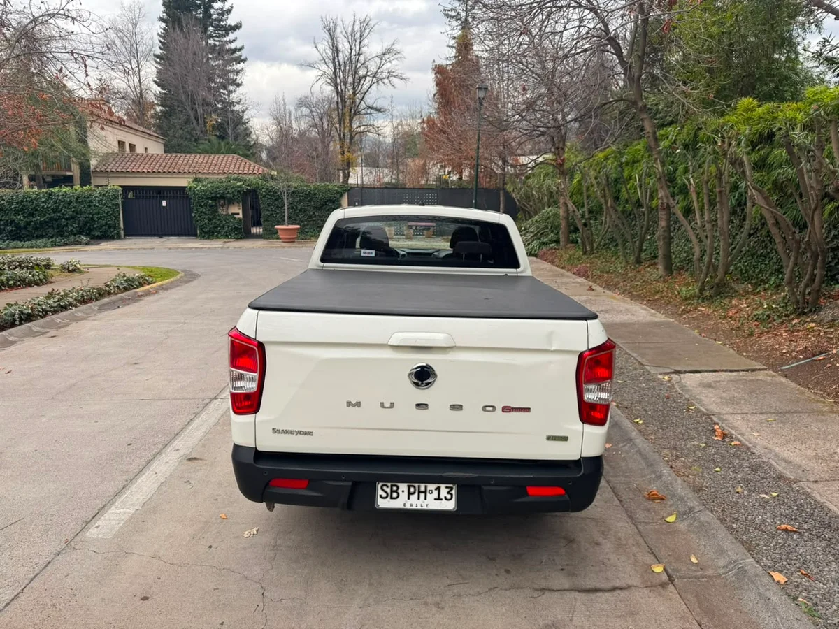 SSANGYONG NEW MUSSO GRAND GLX 2.2 MT6 4X2 DIESEL AÑO 2022 - Miniatura 7