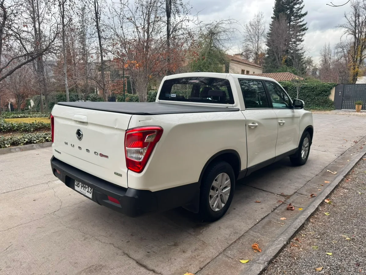 SSANGYONG NEW MUSSO GRAND GLX 2.2 MT6 4X2 DIESEL AÑO 2022 - Miniatura 9