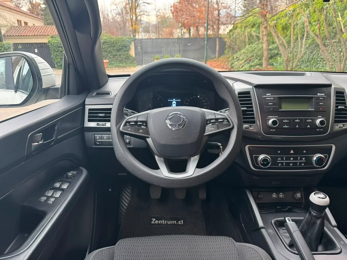 SSANGYONG NEW MUSSO GRAND GLX 2.2 MT6 4X2 DIESEL AÑO 2022 - Miniatura 14