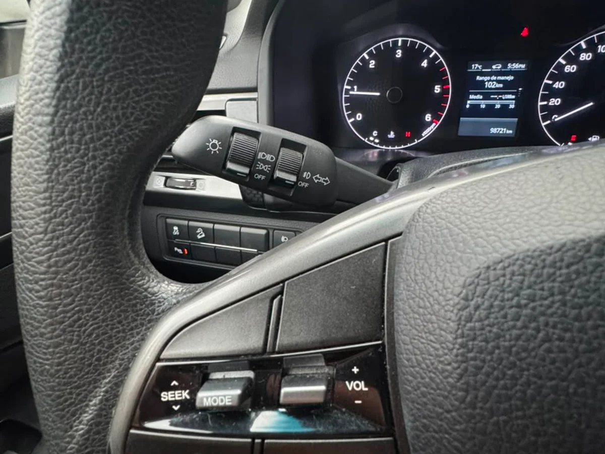 SSANGYONG NEW MUSSO GRAND GLX 2.2 MT6 4X2 DIESEL AÑO 2022 - Miniatura 15