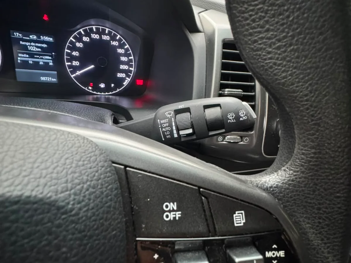 SSANGYONG NEW MUSSO GRAND GLX 2.2 MT6 4X2 DIESEL AÑO 2022 - Miniatura 17