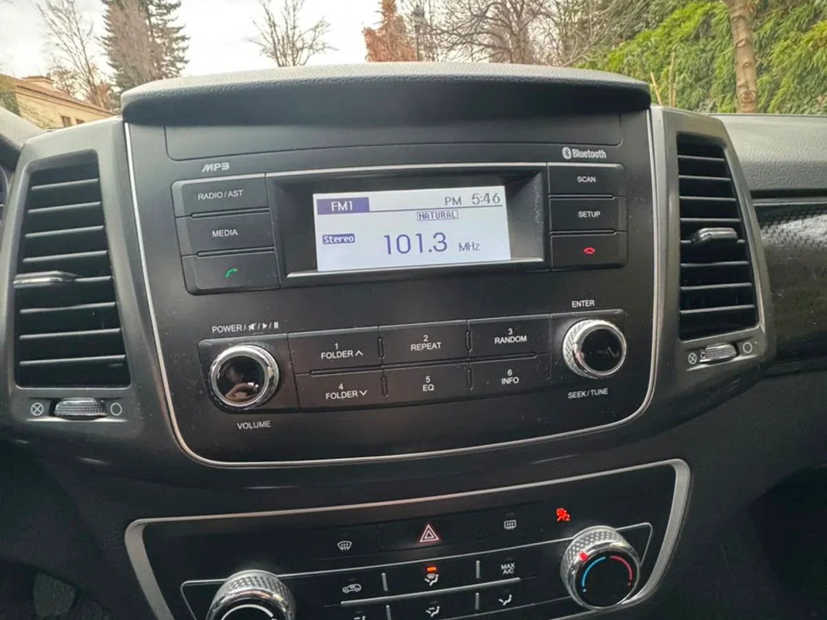 SSANGYONG NEW MUSSO GRAND GLX 2.2 MT6 4X2 DIESEL AÑO 2022 - Miniatura 19
