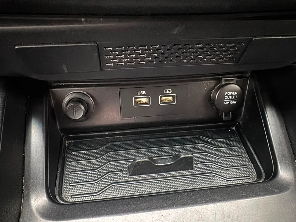 SSANGYONG NEW MUSSO GRAND GLX 2.2 MT6 4X2 DIESEL AÑO 2022 - Miniatura 21