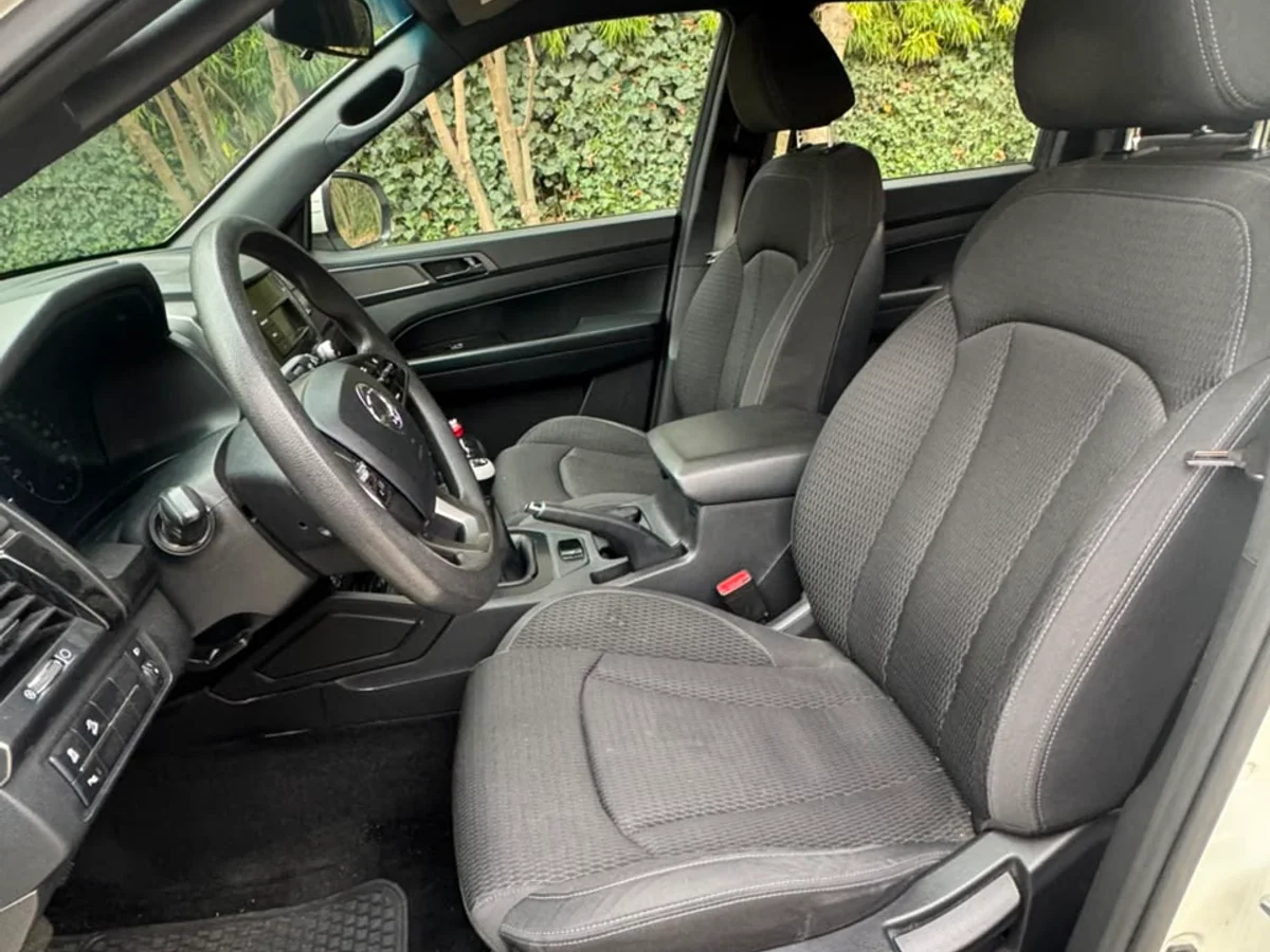 SSANGYONG NEW MUSSO GRAND GLX 2.2 MT6 4X2 DIESEL AÑO 2022 - Miniatura 24
