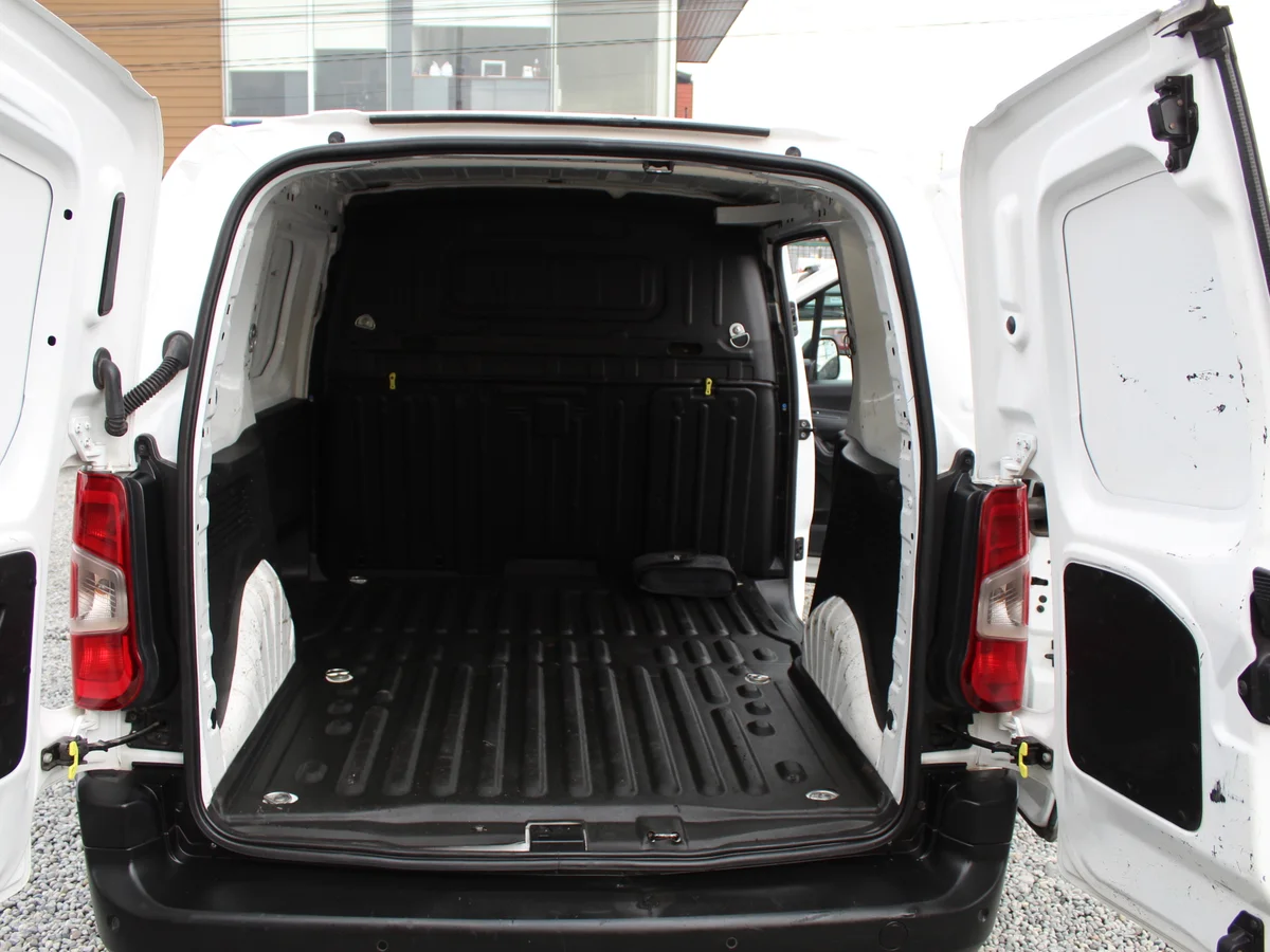 PEUGEOT Partner 1.6 L2 HDI 92 MT 2022 - Miniatura 8