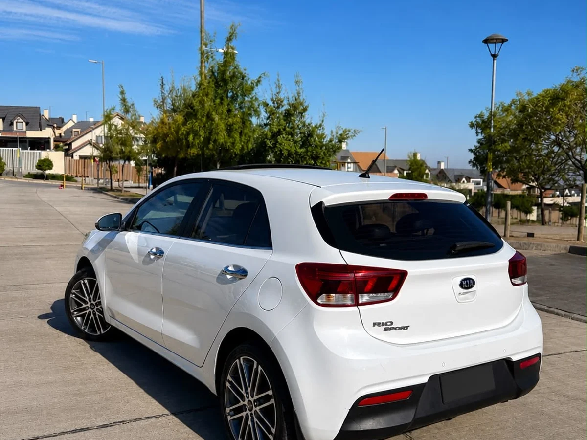 KIA Rio 5 EX SPORT 1.6 2019 - Miniatura 2