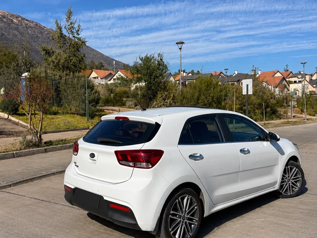 KIA Rio 5 EX SPORT 1.6 2019 - Miniatura 3