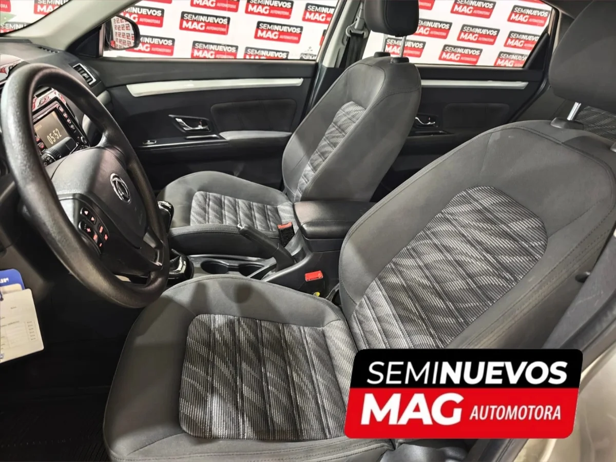 DFM JOYEAR S50 1.5 4X2 5MT 4P 2019 - Miniatura 9