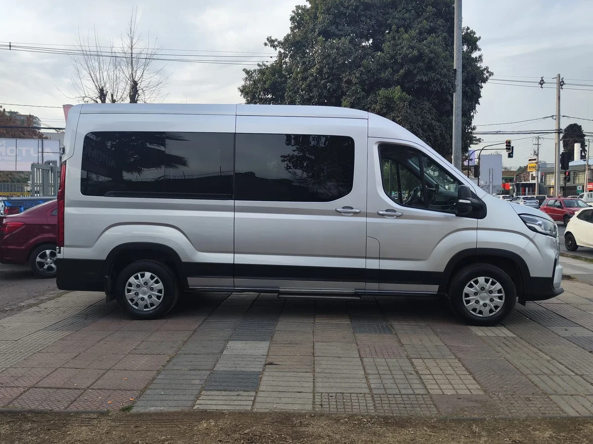 MAXUS Deliver 9 2.0 L3H2 DIESEL 4X2 MINIBUS MT 5P 2024 - Miniatura 9