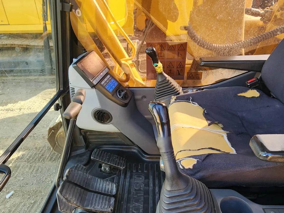 Komatsu PC200 2018 DIESEL - Miniatura 7