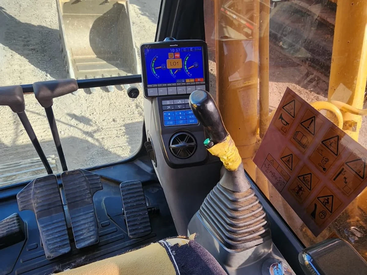Komatsu PC200 2018 DIESEL - Miniatura 9