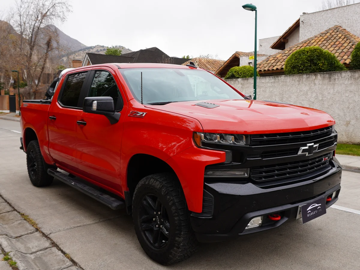 Checrolet Silverado Trail Boss 5.3 LTS Año 2021 miniatura 3