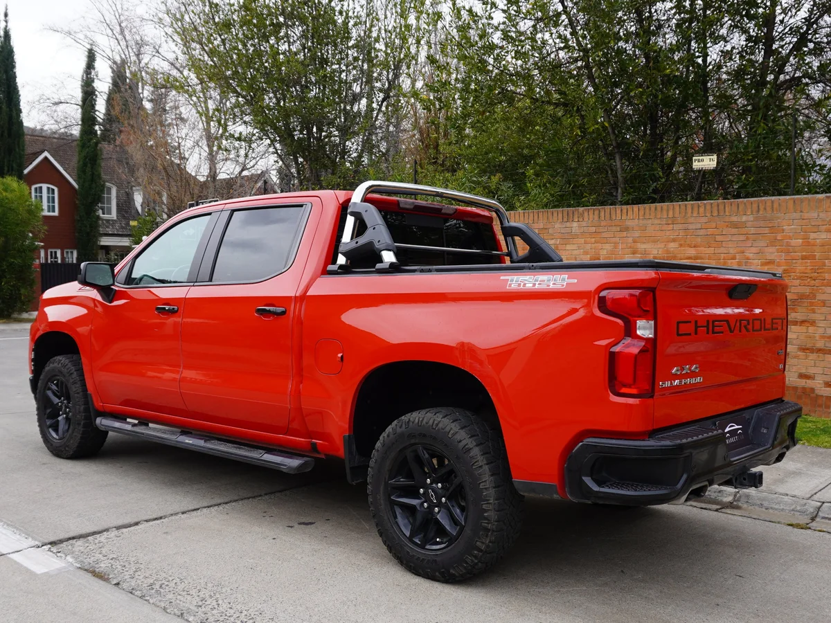 Checrolet Silverado Trail Boss 5.3 LTS Año 2021 miniatura 7
