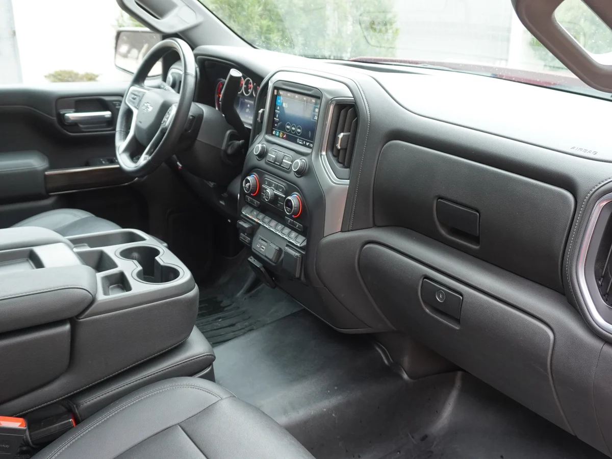 Checrolet Silverado Trail Boss 5.3 LTS Año 2021 miniatura 25