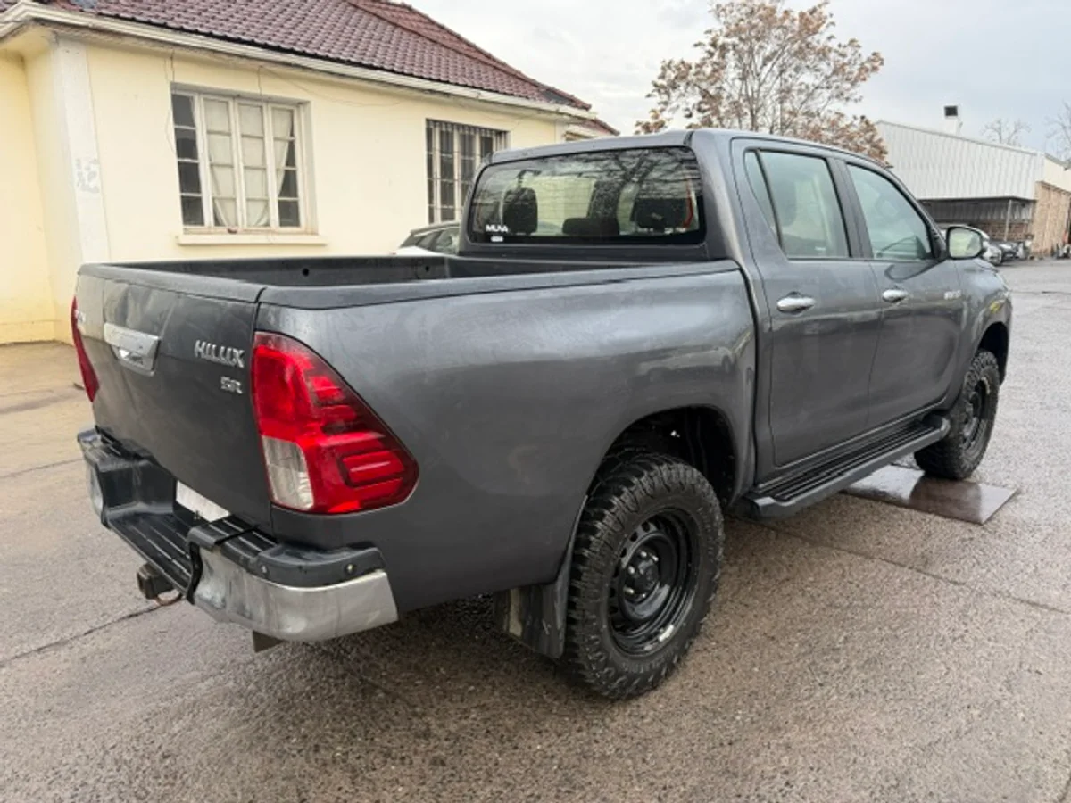 TOYOTA Hilux 2.7 2018