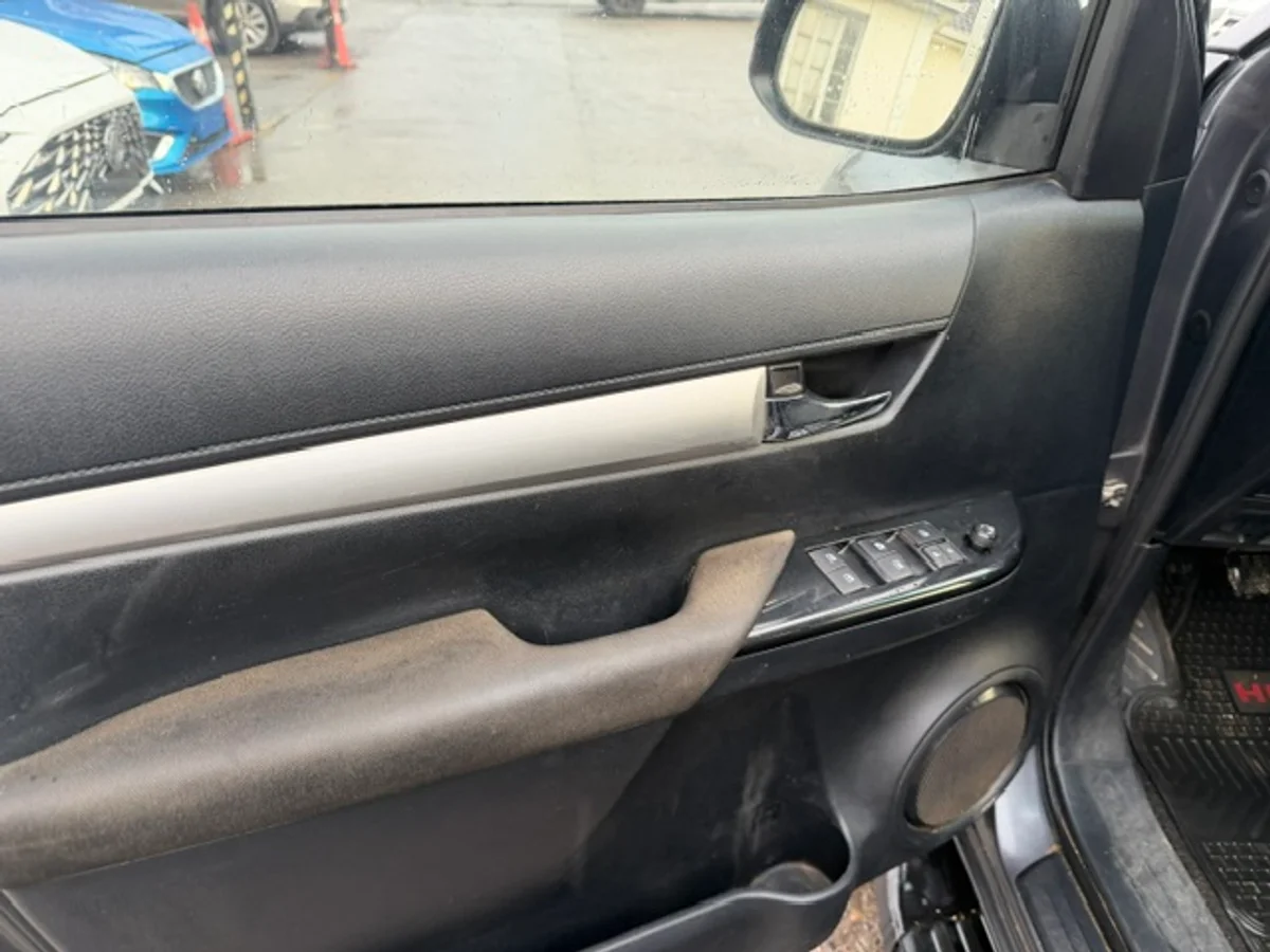 TOYOTA Hilux 2.7 2018 - Miniatura 7