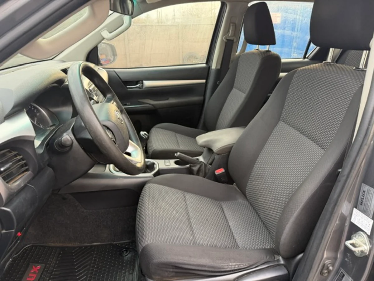 TOYOTA Hilux 2.7 2018 - Miniatura 8