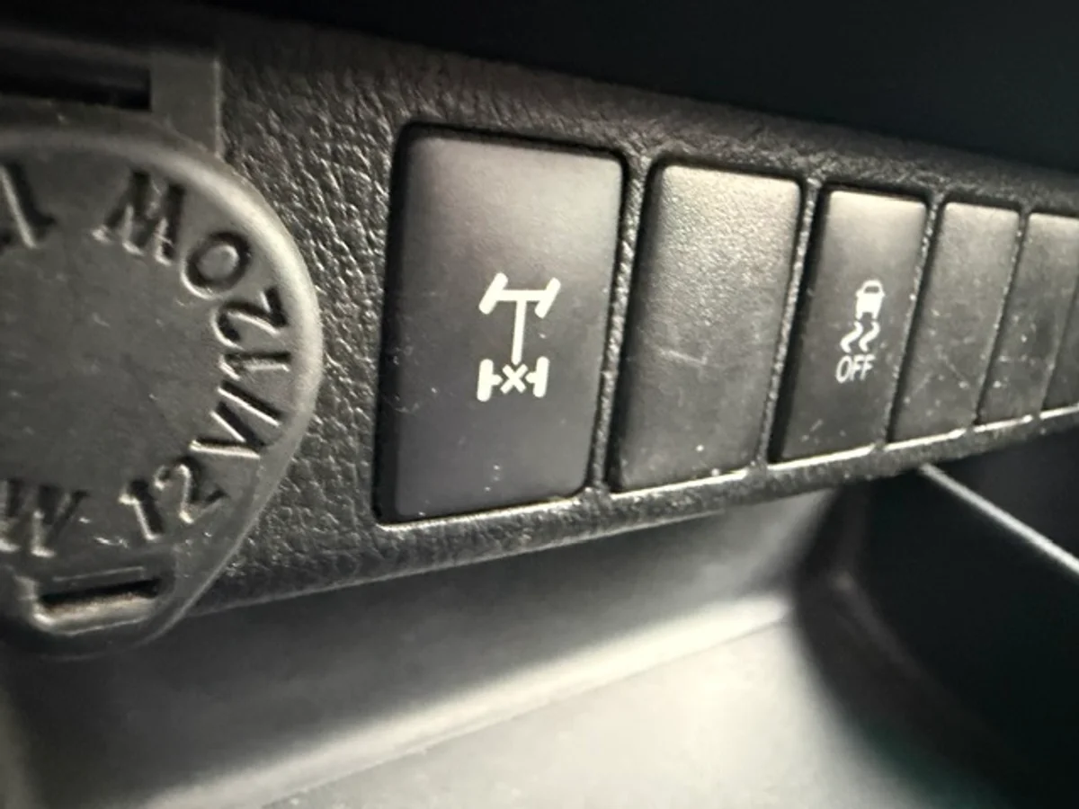 TOYOTA Hilux 2.7 2018 - Miniatura 15