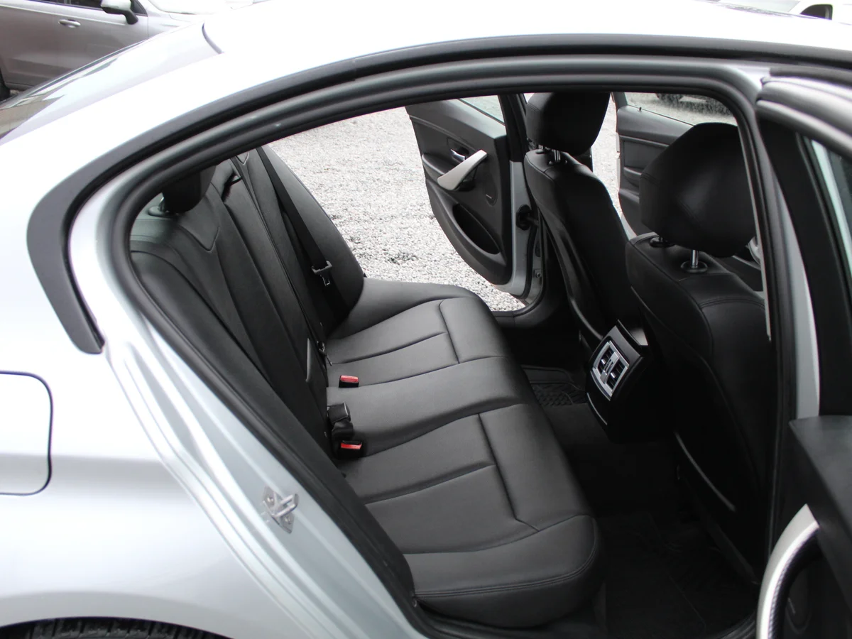 BMW 320I 2.0 MT. 2015 - Miniatura 7