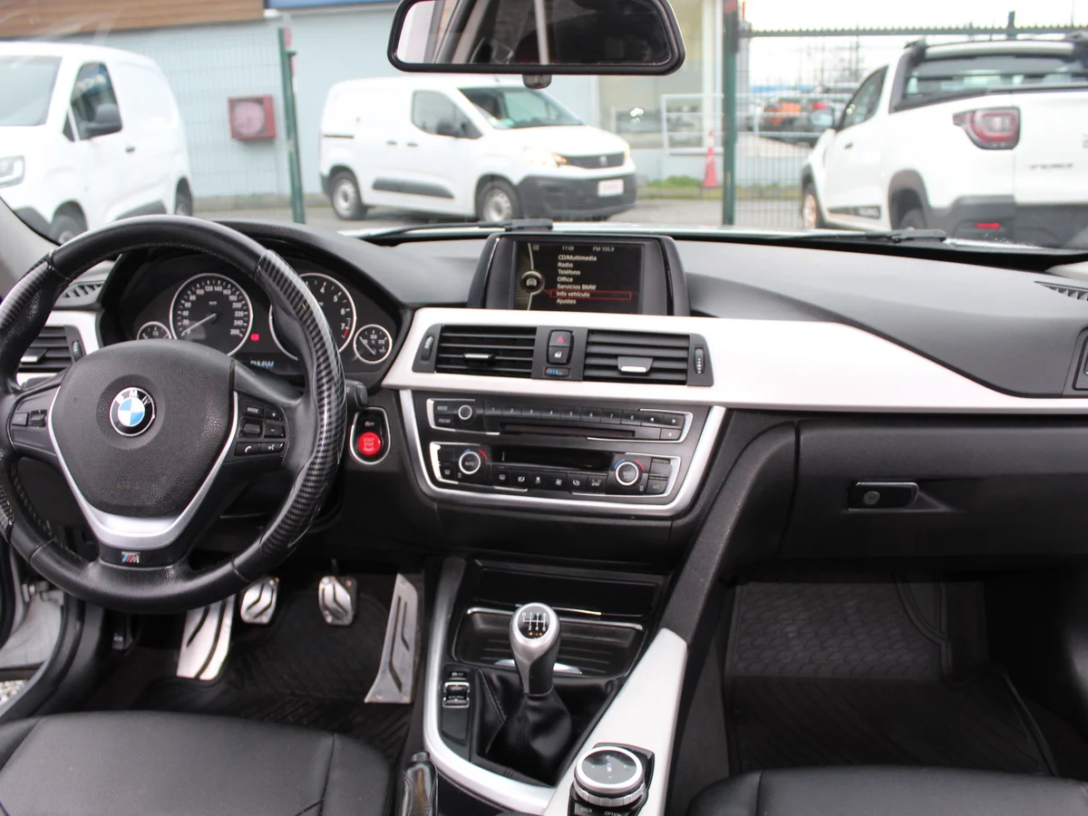 BMW 320I 2.0 MT. 2015 - Miniatura 8