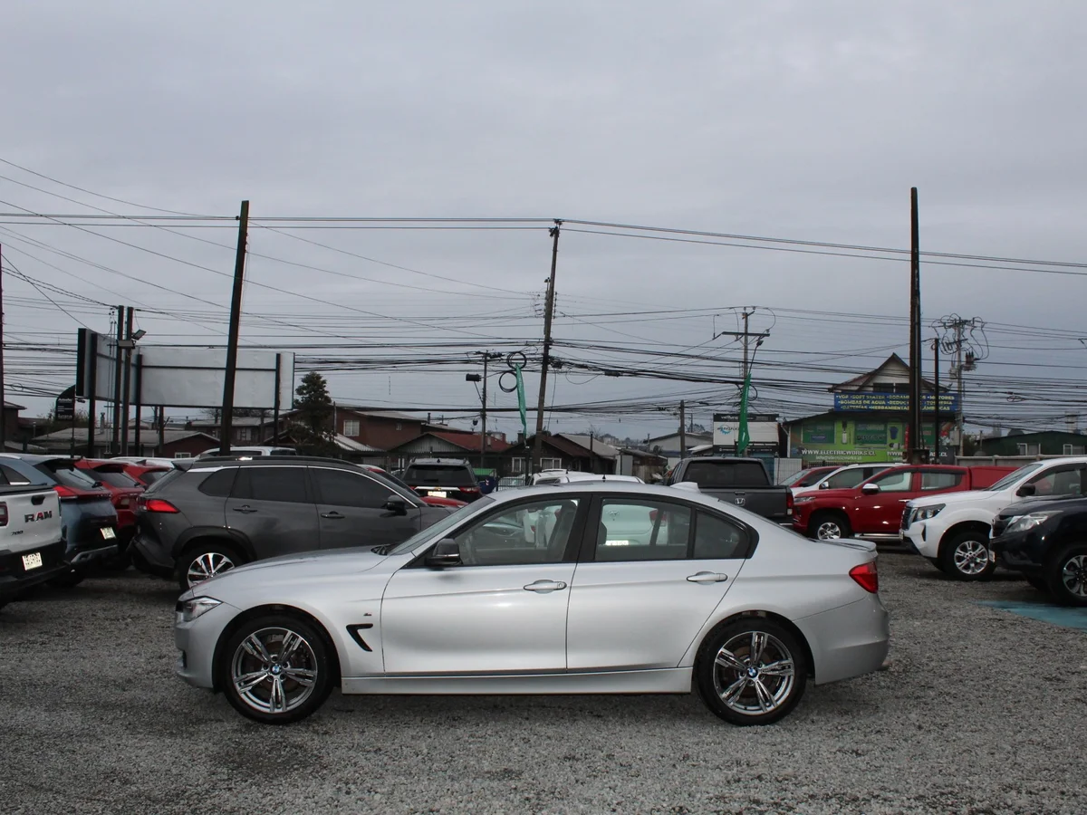 BMW 320I 2.0 MT. 2015 - Miniatura 12