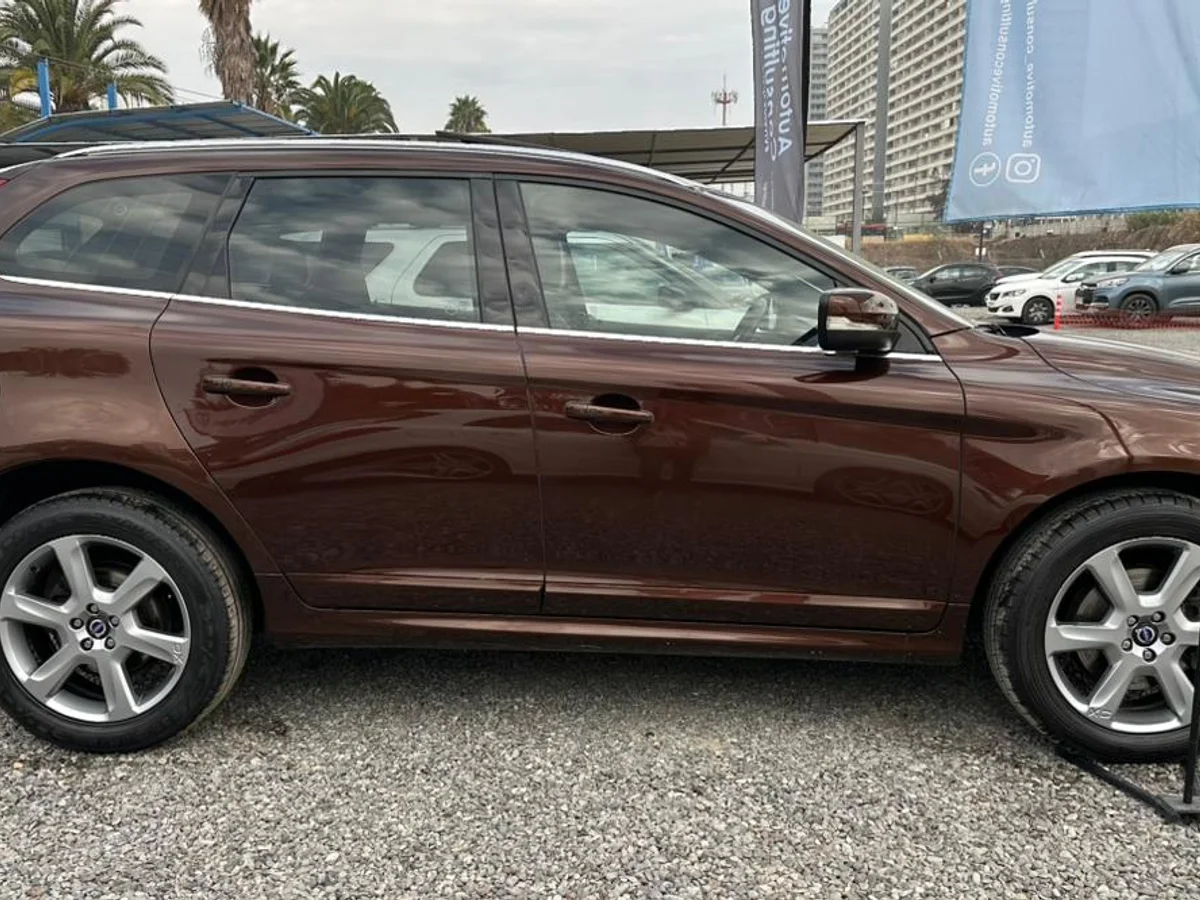 VOLVO Xc60 2.0 T5 PLUS AUT LIMITED 2015 - Miniatura 6