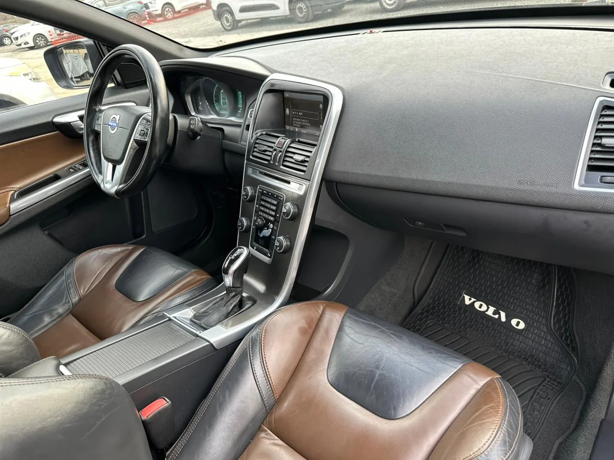 VOLVO Xc60 2.0 T5 PLUS AUT LIMITED 2015 - Miniatura 9