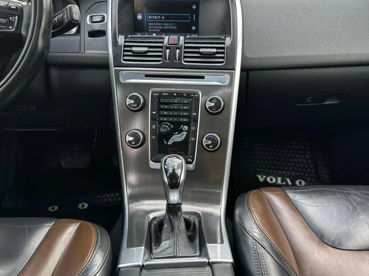 VOLVO Xc60 2.0 T5 PLUS AUT LIMITED 2015 - Miniatura 13