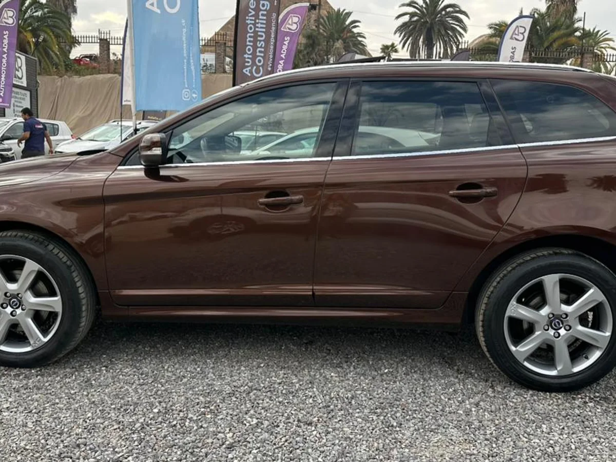 VOLVO Xc60 2.0 T5 PLUS AUT LIMITED 2015 - Miniatura 16
