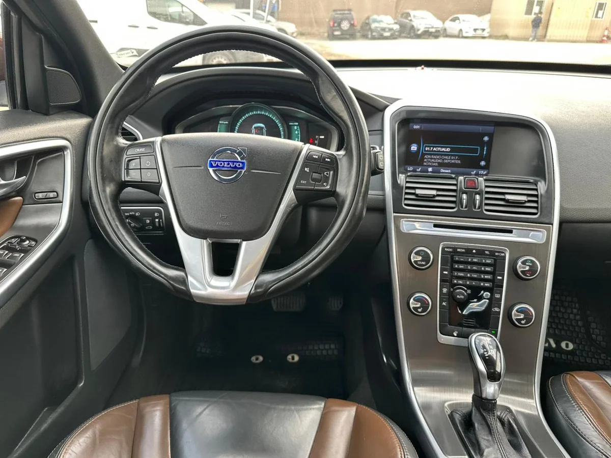 VOLVO Xc60 2.0 T5 PLUS AUT LIMITED 2015 - Miniatura 24