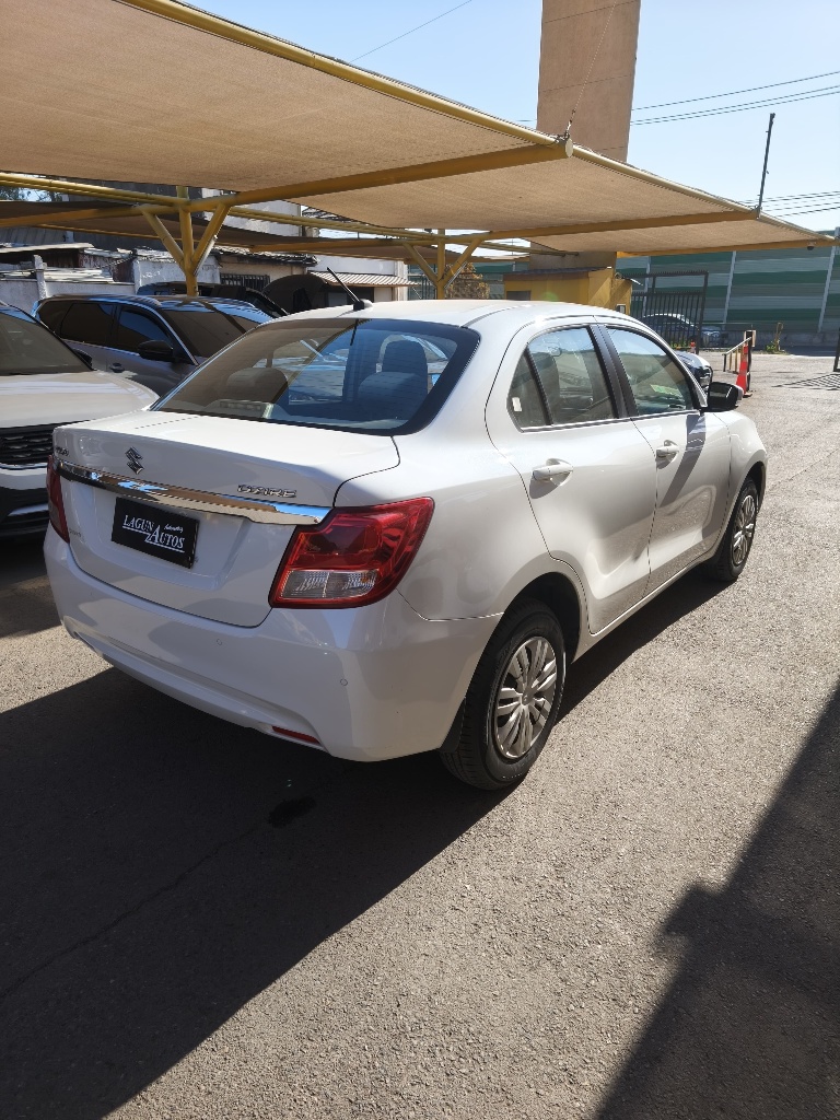Suzuki Swift Dzire — foto 5 de 7