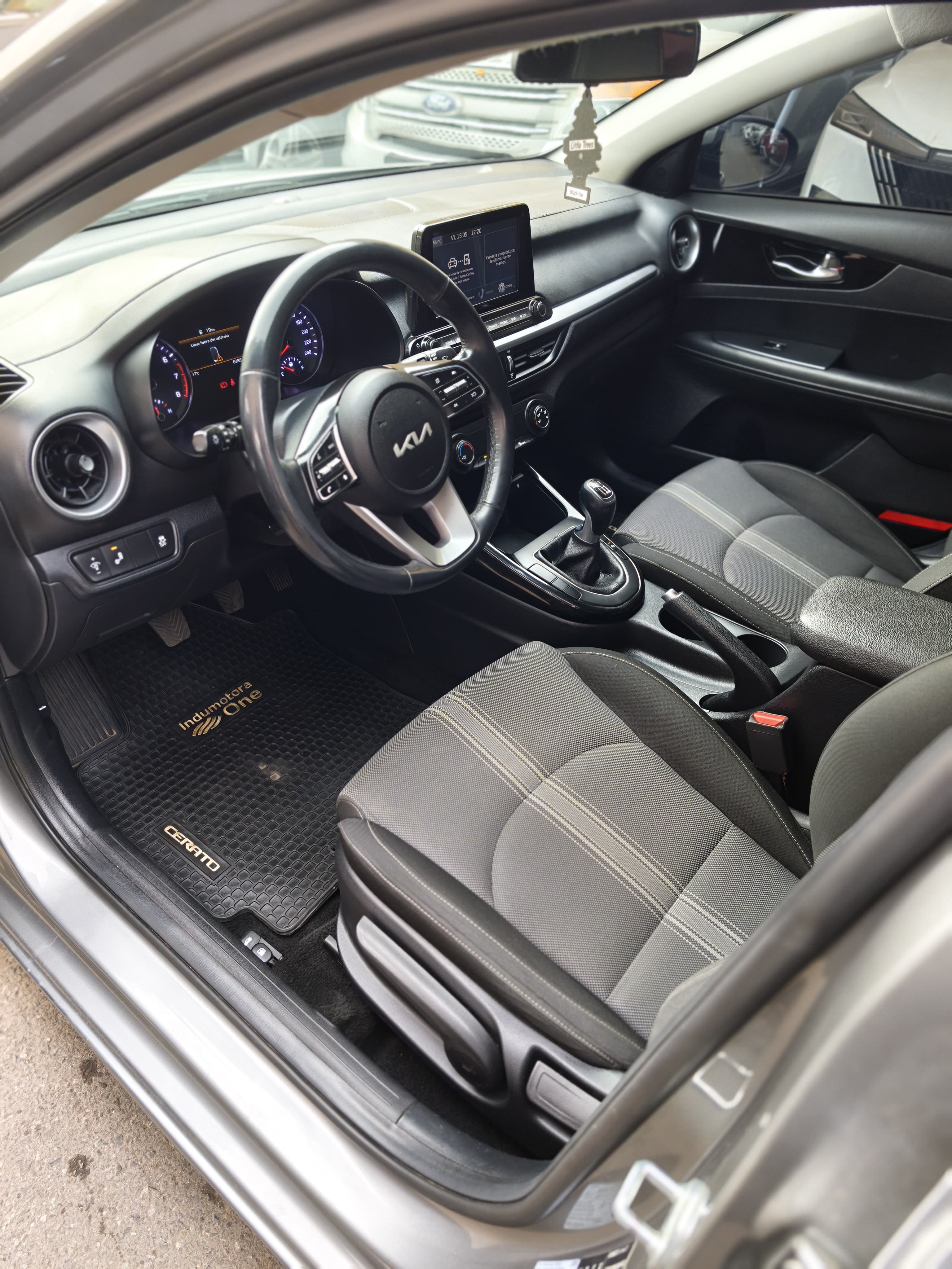 KIA Cerato — foto 6 de 8