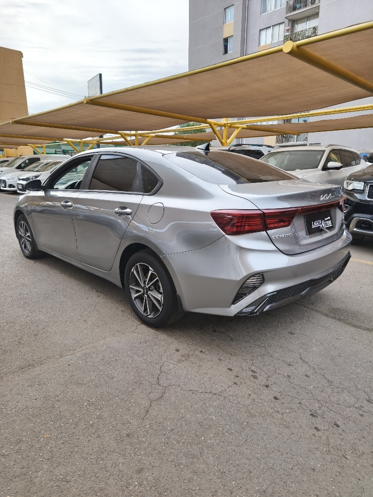 KIA Cerato — foto 8 de 8