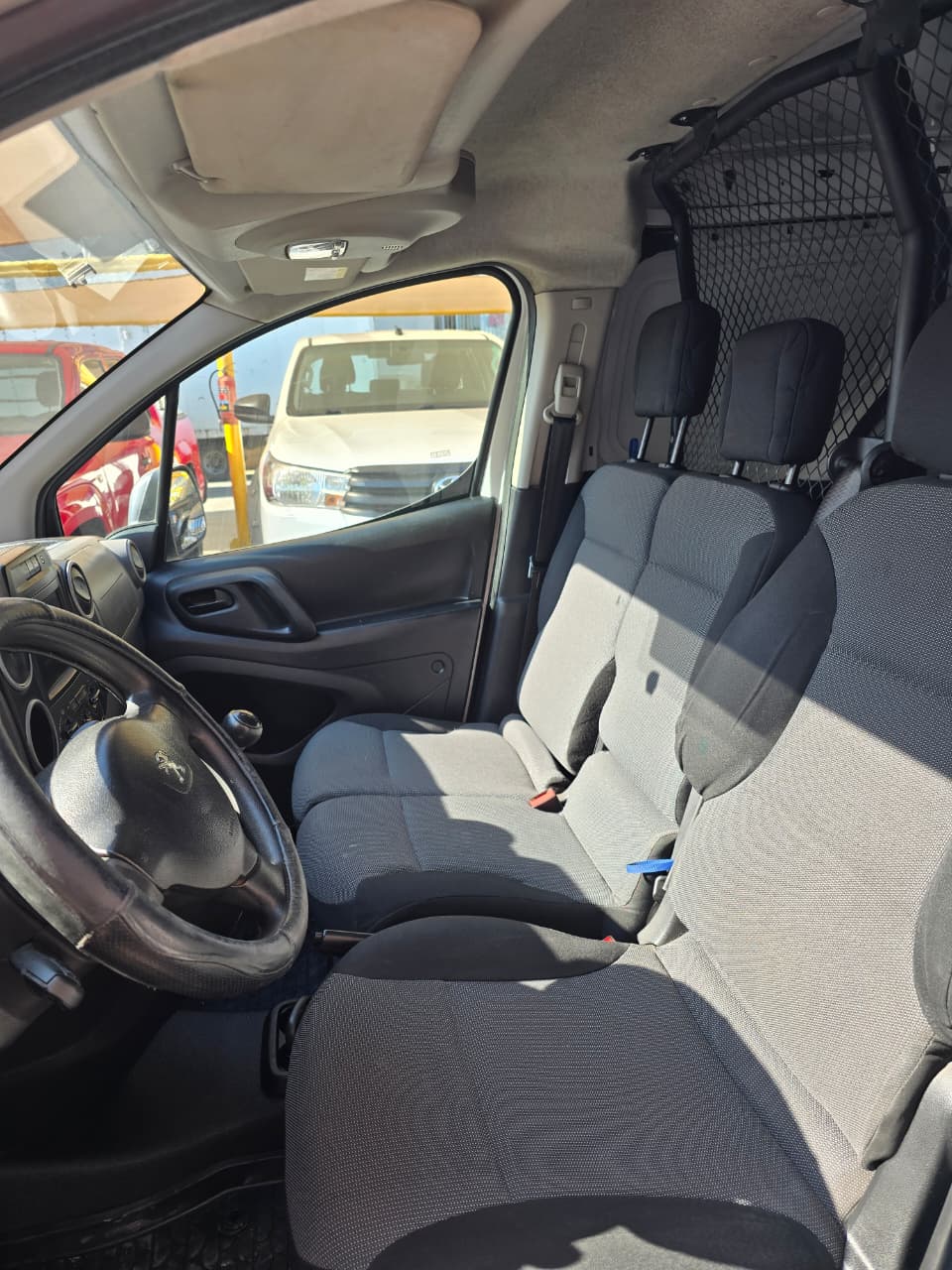 Peugeot Partner Maxi Hdi — foto 5 de 8