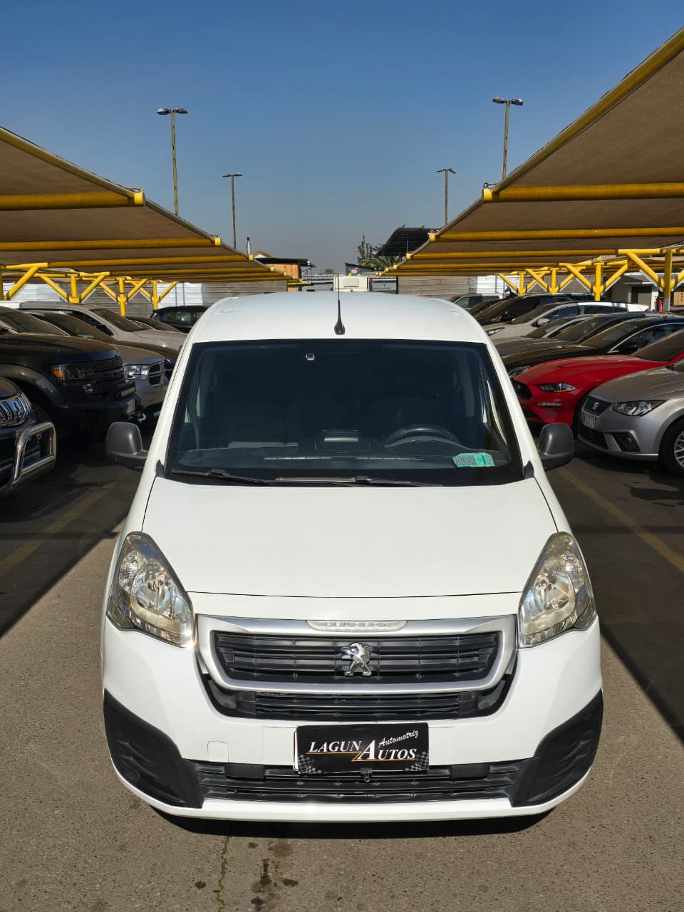 Peugeot Partner Maxi Hdi — foto 2 de 8