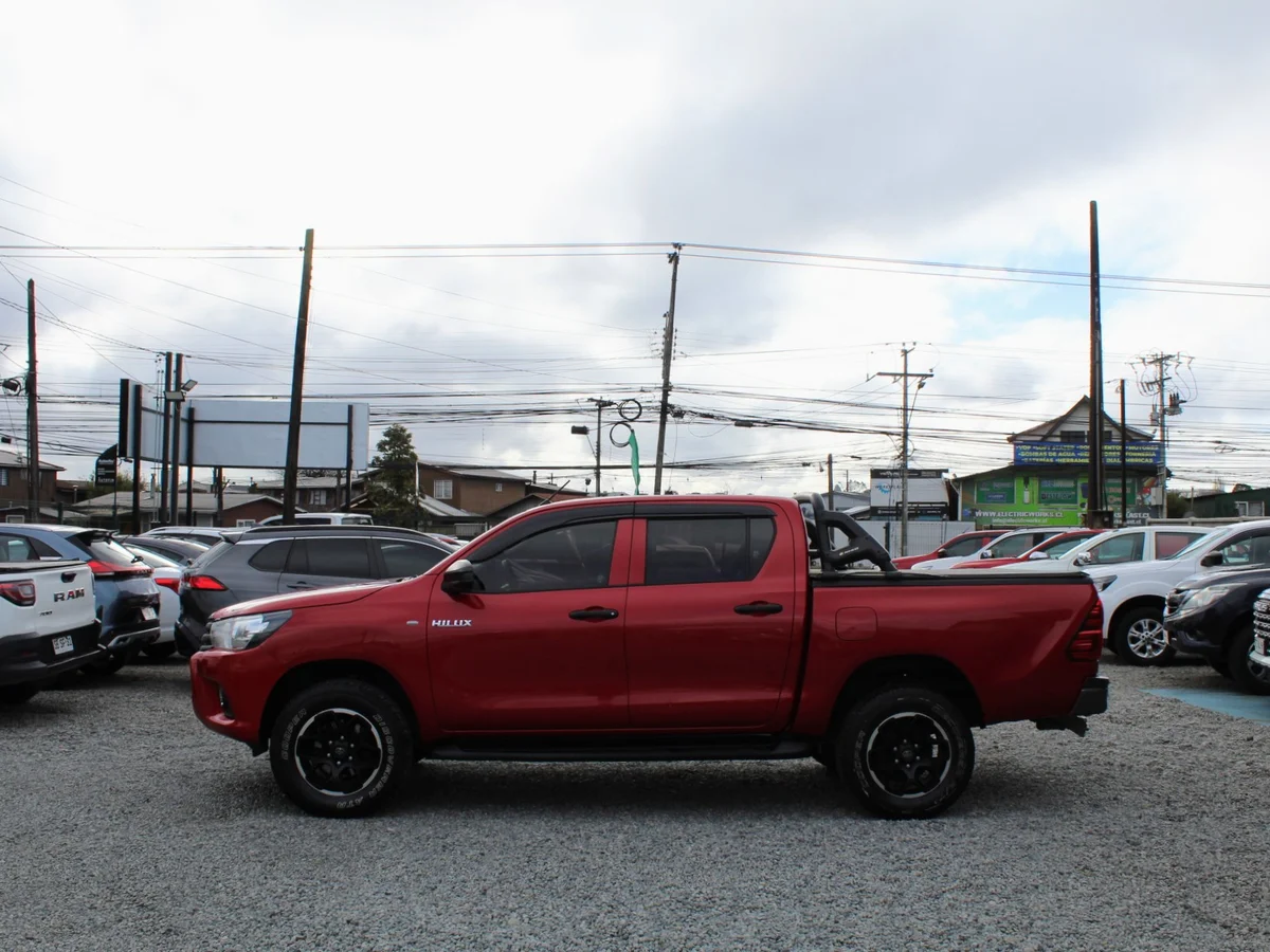 TOYOTA Hilux 2.4 4x4 2018 - Miniatura 10