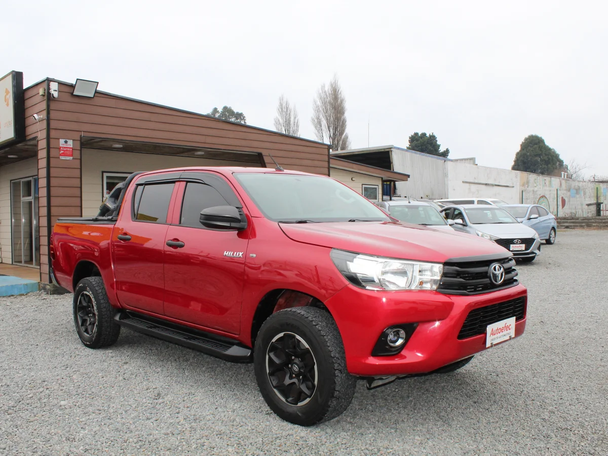 Toyota Hilux — foto 4 de 13