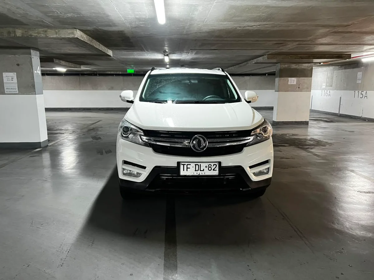 DFSK SUV 560 COMFORT 1.8L 4X2 MT5 5P año 2024 - Miniatura 2