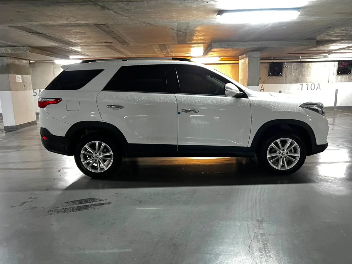 DFSK SUV 560 COMFORT 1.8L 4X2 MT5 5P año 2024 - Miniatura 4