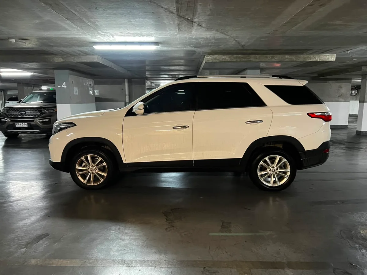 DFSK SUV 560 COMFORT 1.8L 4X2 MT5 5P año 2024 - Miniatura 5