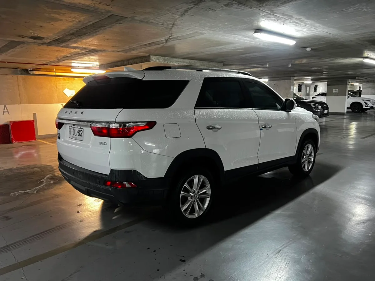 DFSK SUV 560 COMFORT 1.8L 4X2 MT5 5P año 2024 - Miniatura 8