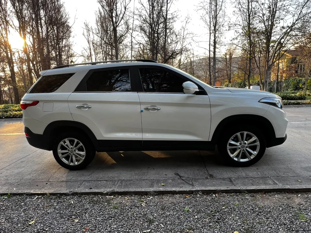DFSK SUV 560 COMFORT 1.8L 4X2 MT5 5P año 2024 - Miniatura 7