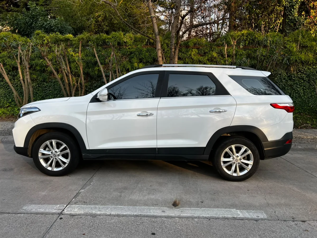 DFSK SUV 560 COMFORT 1.8L 4X2 MT5 5P año 2024 - Miniatura 10