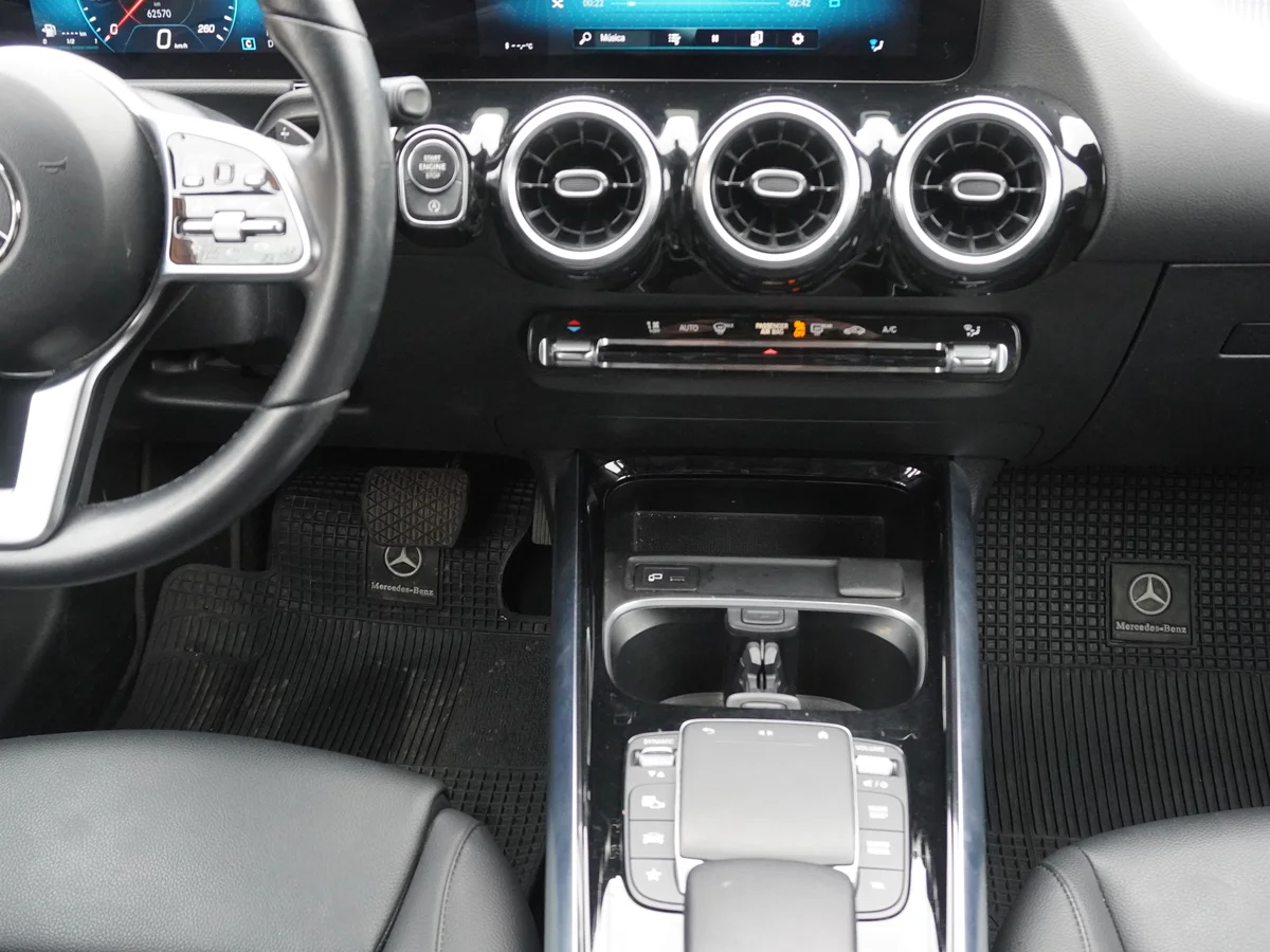 Mercedes Benz GlA 200 año 2022 miniatura 23