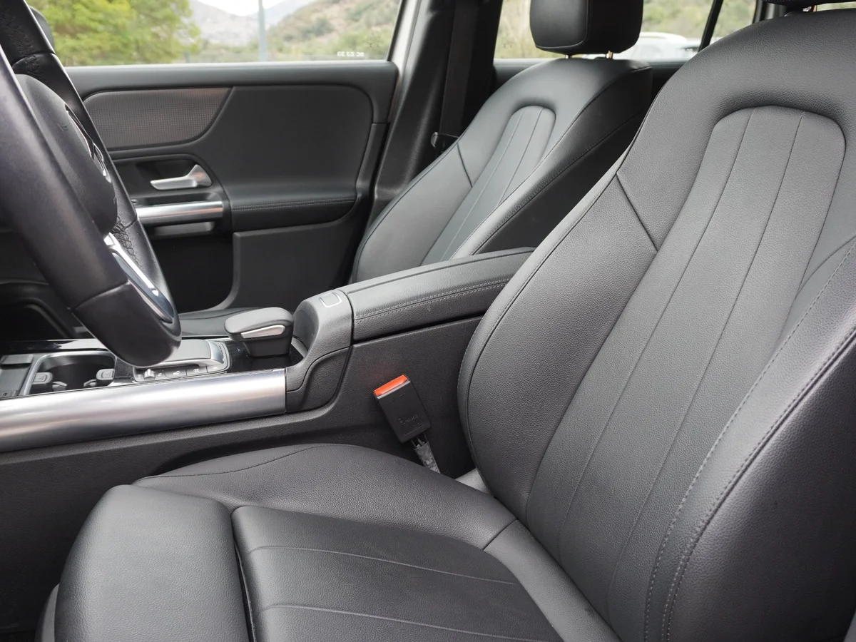 Mercedes Benz GlA 200 año 2022 miniatura 25