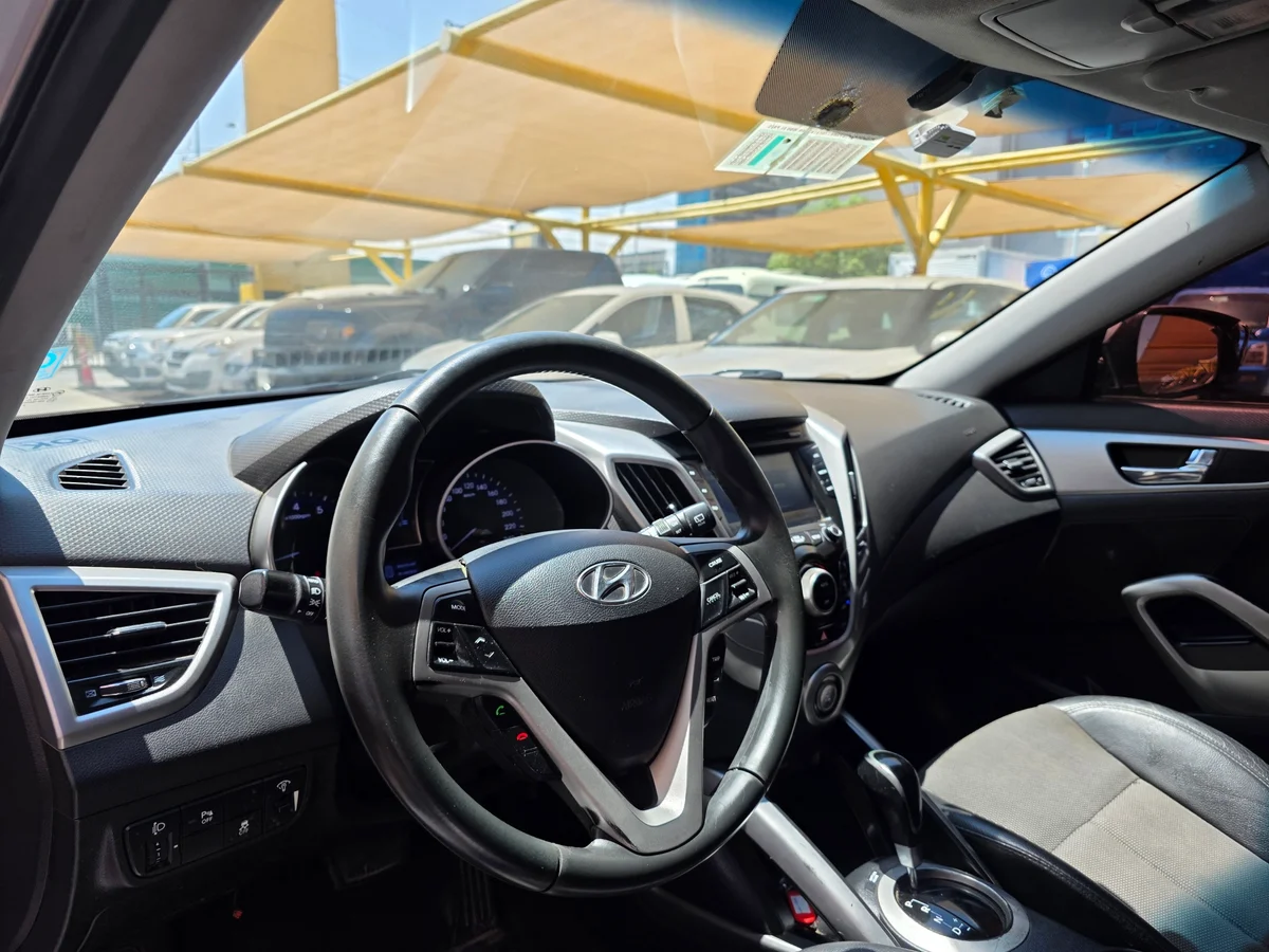 Hyundai Veloster — foto 6 de 8