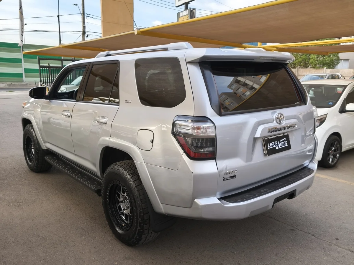 Toyota 4Runner 4X4 4.0 Aut Sr5 Control Volante Euro V At 5P — foto 6 de 12