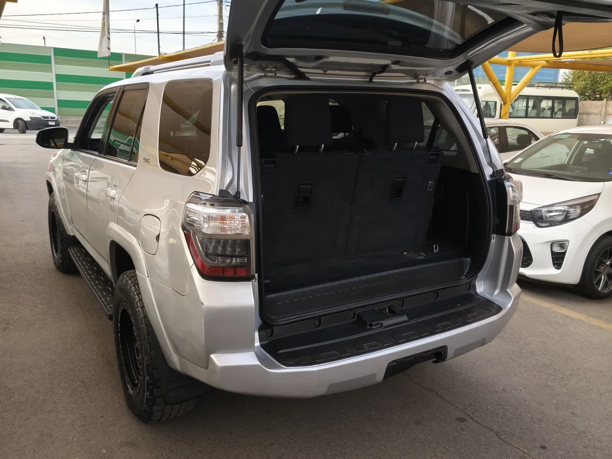 Toyota 4Runner 4X4 4.0 Aut Sr5 Control Volante Euro V At 5P — foto 4 de 12